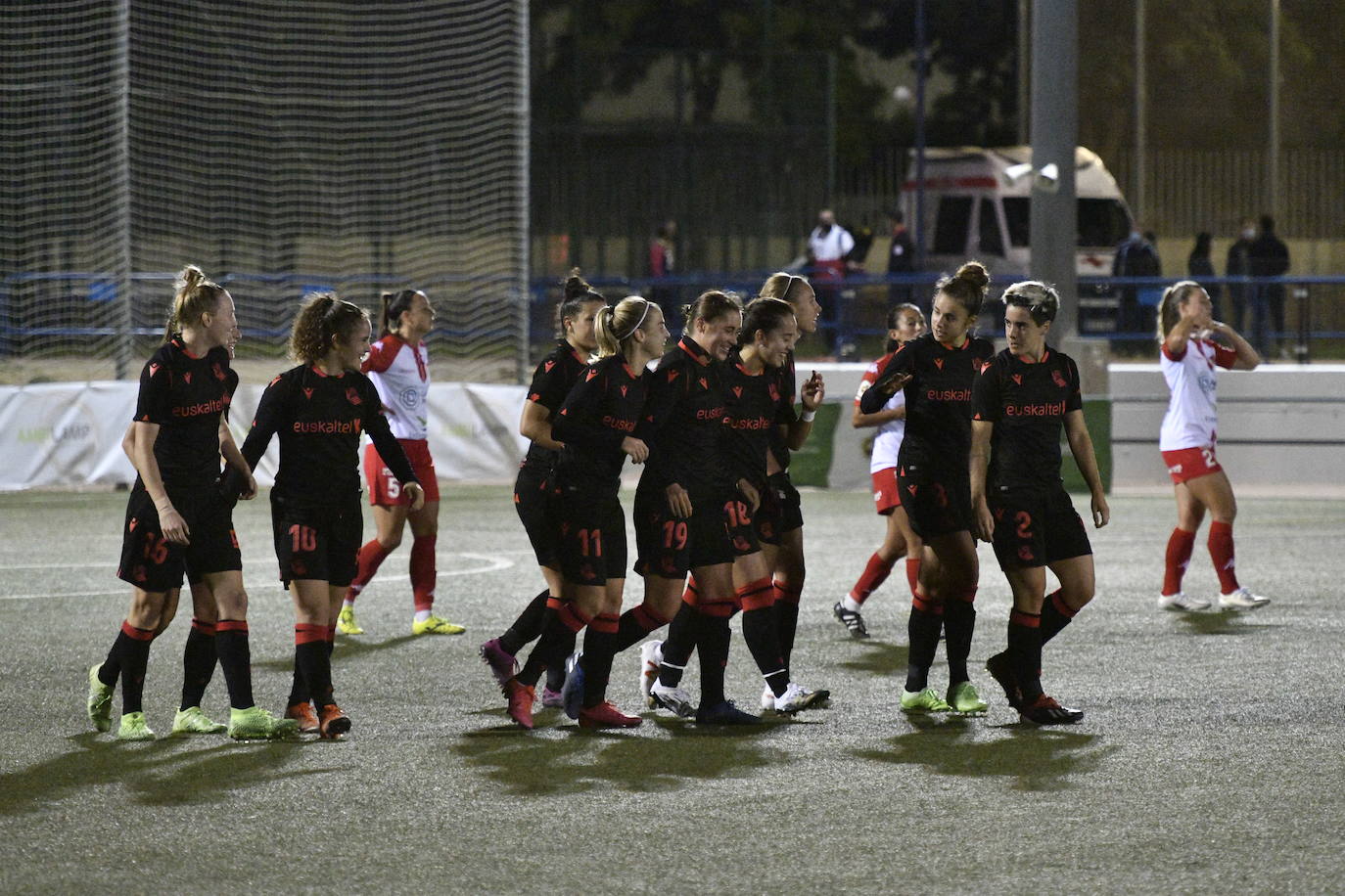 Fotos: La clase de la Real puede con la ilusión del Santa Teresa (0-4)