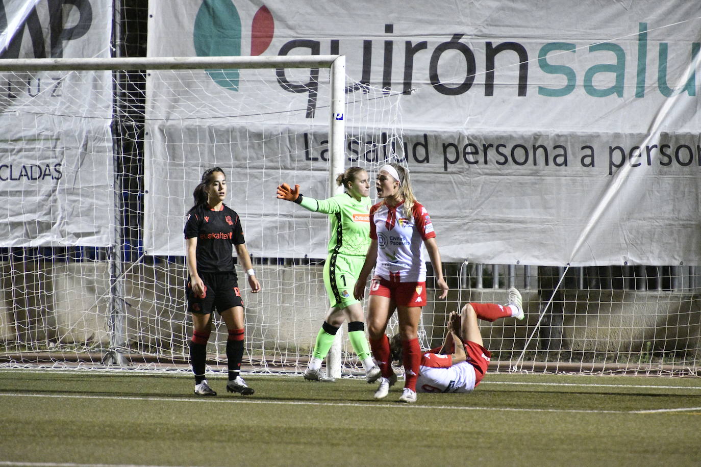 Fotos: La clase de la Real puede con la ilusión del Santa Teresa (0-4)