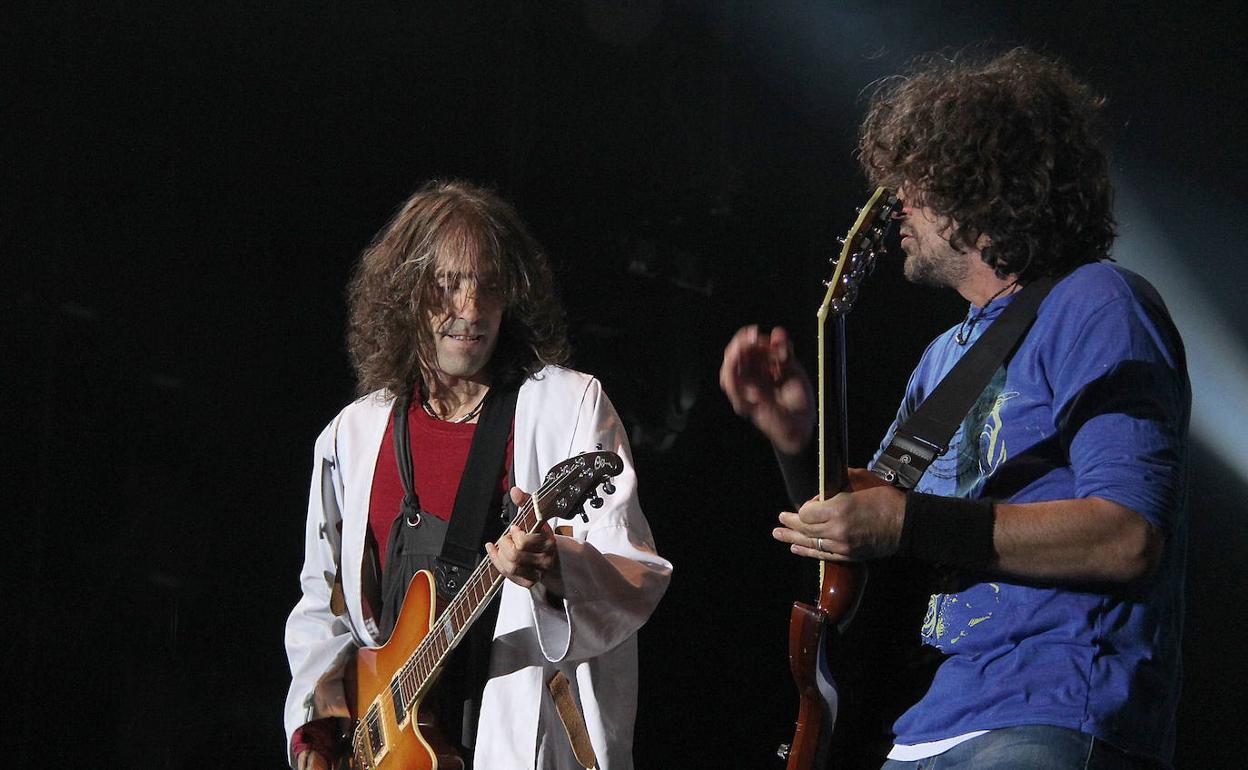 Robe Iniesta e Iñaki Antón en un concierto en el Hípico en 2012. 