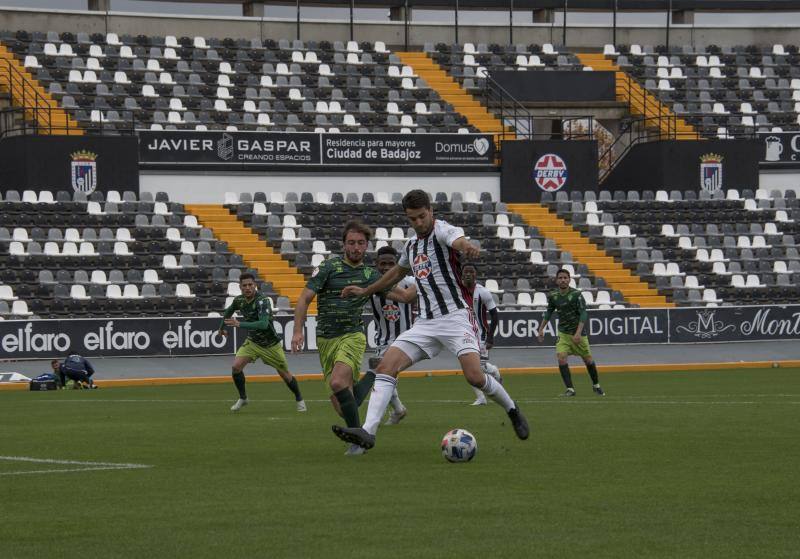 Fotos: El Badajoz presenta todas sus armas