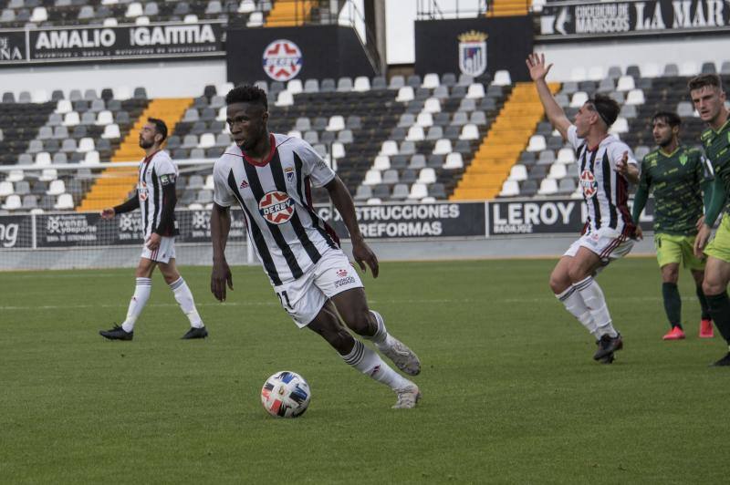 Fotos: El Badajoz presenta todas sus armas