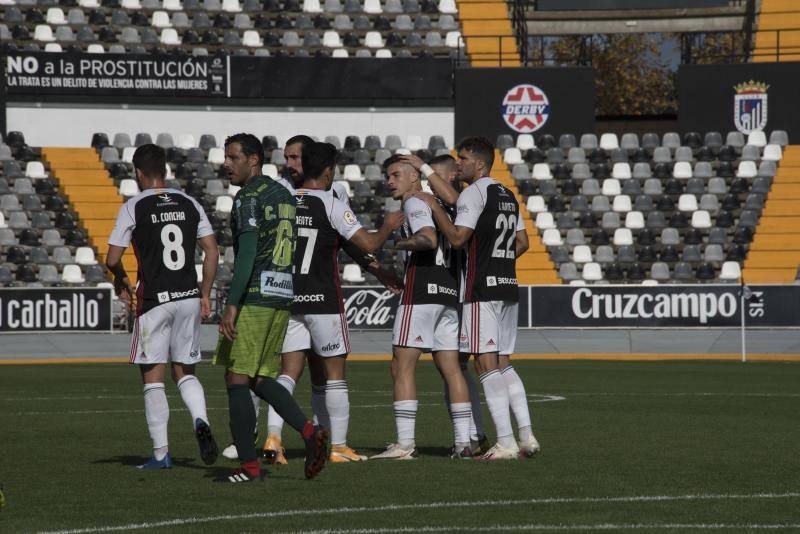 Fotos: El Badajoz presenta todas sus armas