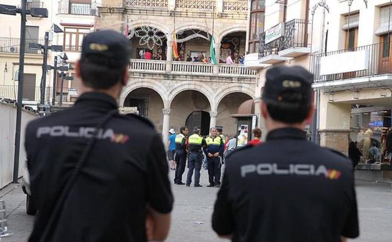 Una denuncia en Plasencia permite desarticular una banda que estafaba por Internet