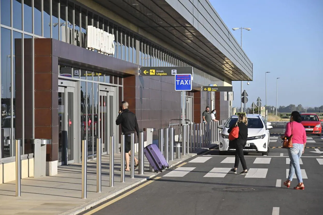 Acceso al aeropuerto. 