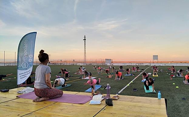 Las clases de Mysocialfit son siempre dirigidas por un profesional cualificado y se realizan en grupo