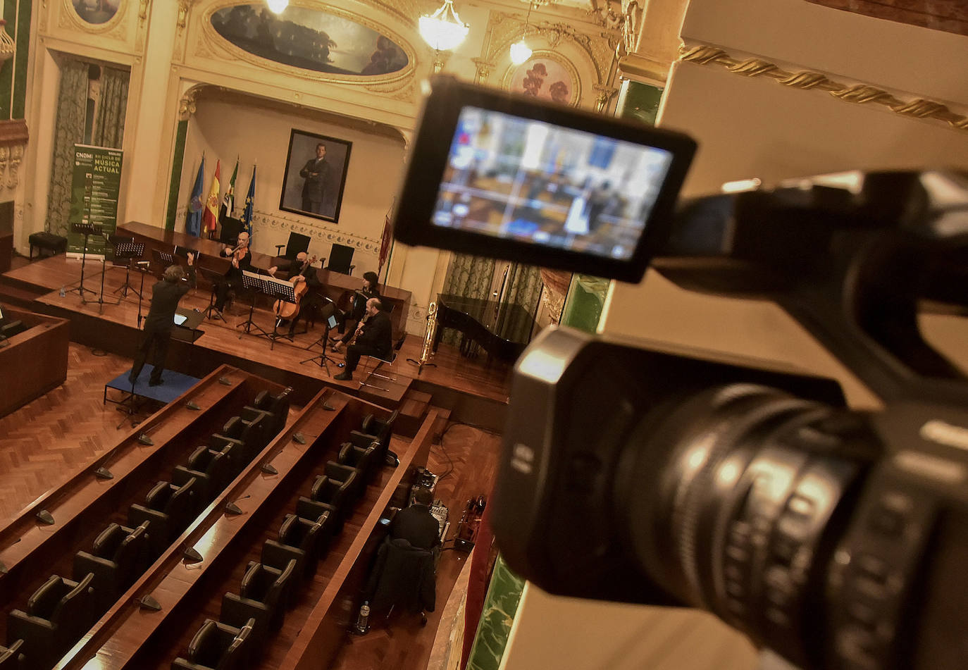 Fotos: La Coctelera | Badajoz se refugia en las exposiciones