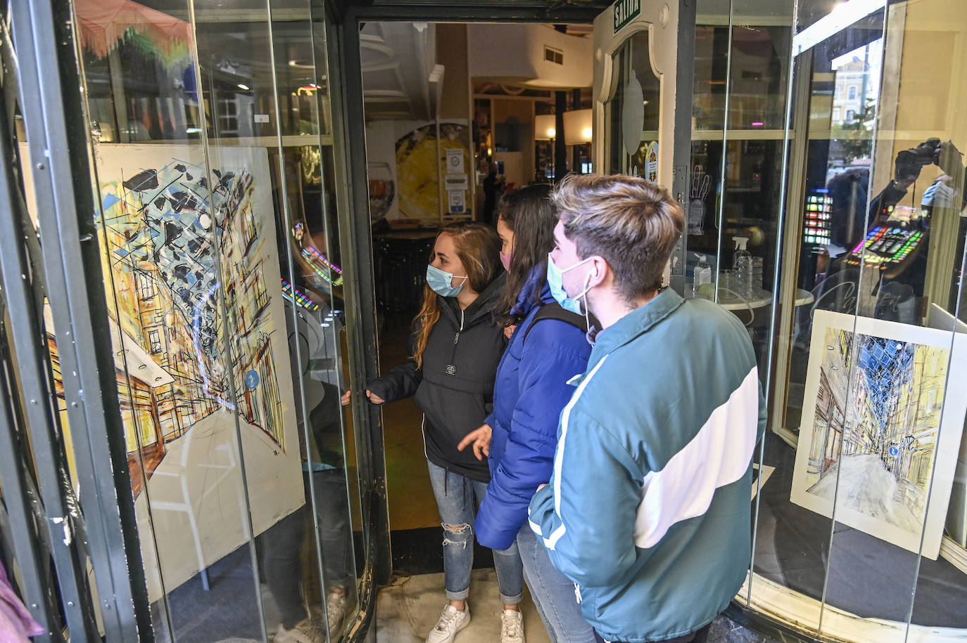 Fotos: La Coctelera | Badajoz se refugia en las exposiciones