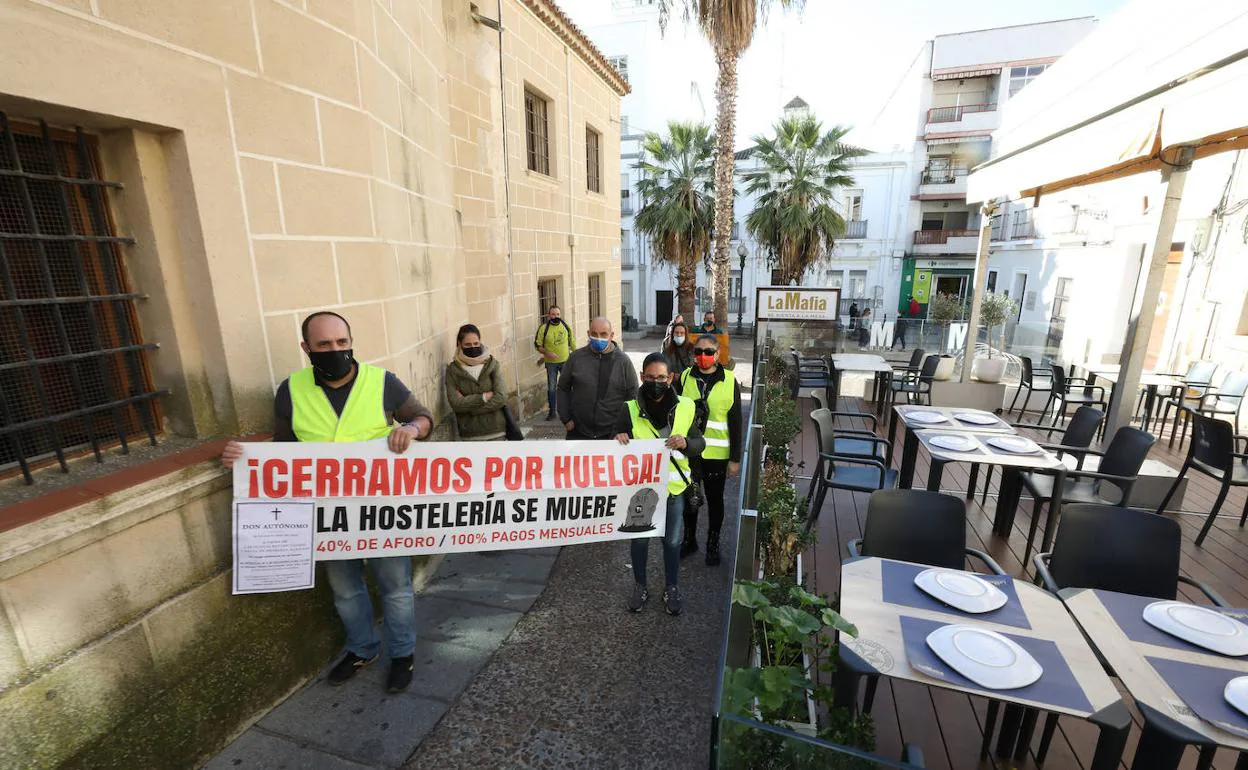 Protesta de empresarios de hostelería el pasado jueves en Mérida. 