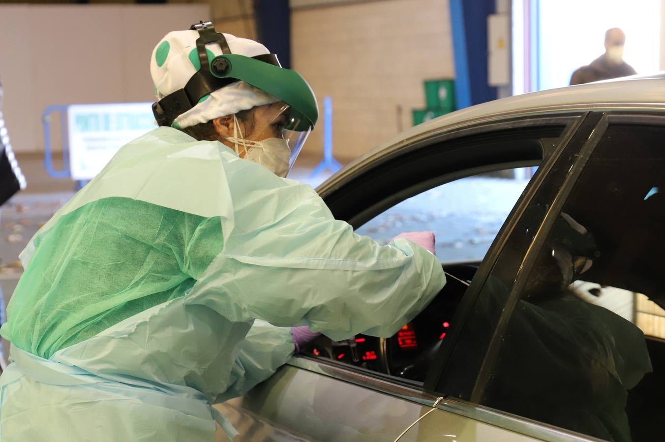 Las pruebas se realizan en el punto autocovid ubicado en uno de los pabellones de Feval