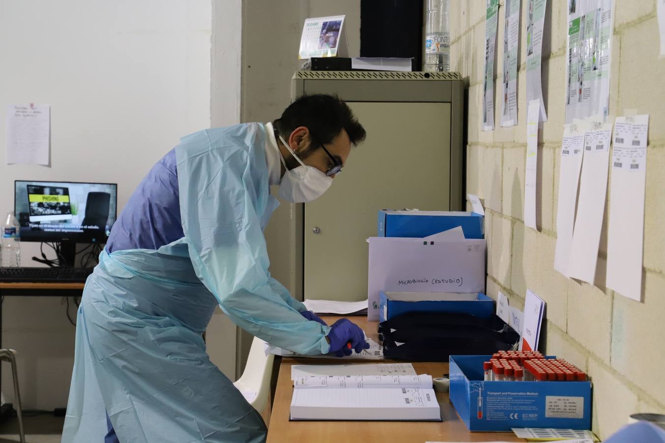 Las pruebas se realizan en el punto autocovid ubicado en uno de los pabellones de Feval