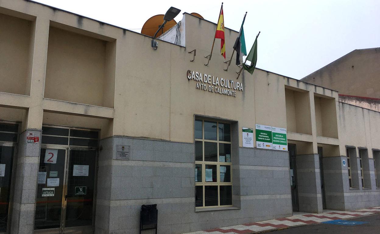 Fachada de la Casa de la Cultura de Calamonte