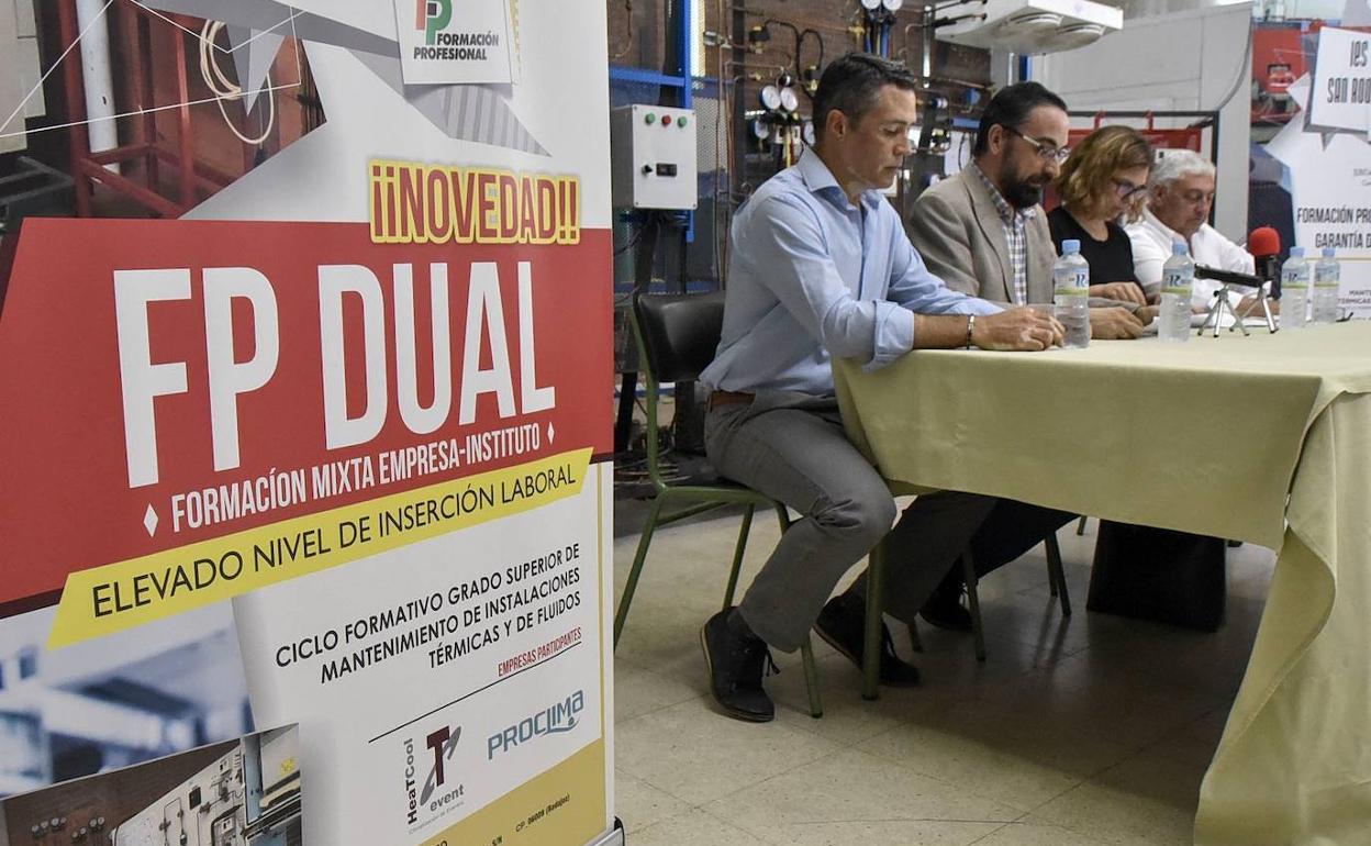 Foto de archivo de la presentación de la FP Dual en el IES San Roque.