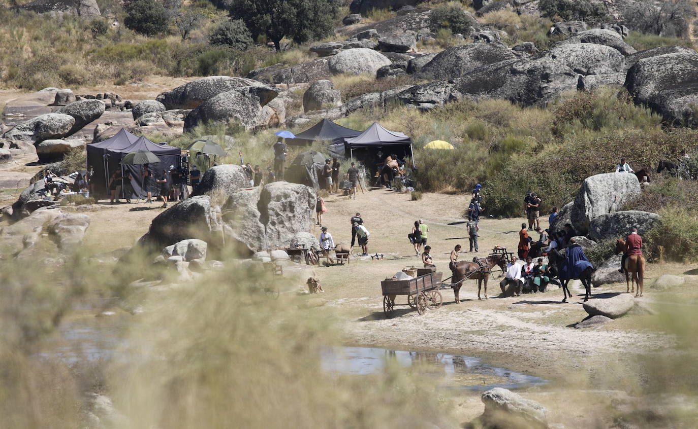 Primera jornada de grabación en Los Barruecos de ’Glow and Darkness’, la superproducción de José Luis Moreno basada en la vida y época de San Francisco de Asís.