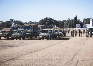 Imagen secundaria 1 - La Brigada 'Extremadura' XI sale hacia Guadalajara.