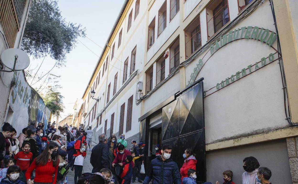 El colegio Paideuterion quiere dejar sus actuales instalaciones en la calle Sierpes 