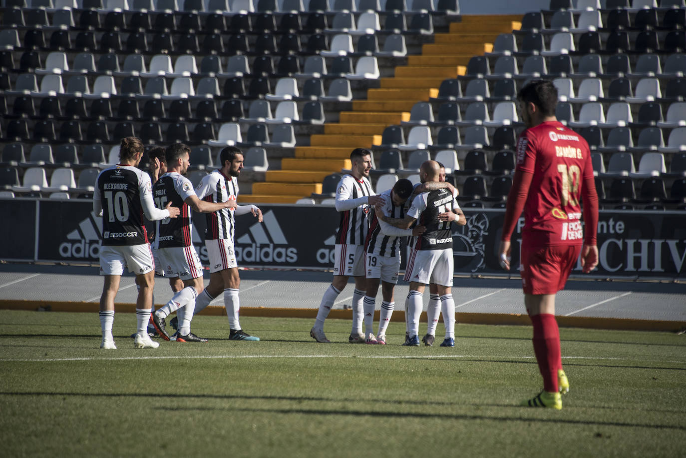 Fotos: Victoria del CD Badajoz ante el Socuéllamos