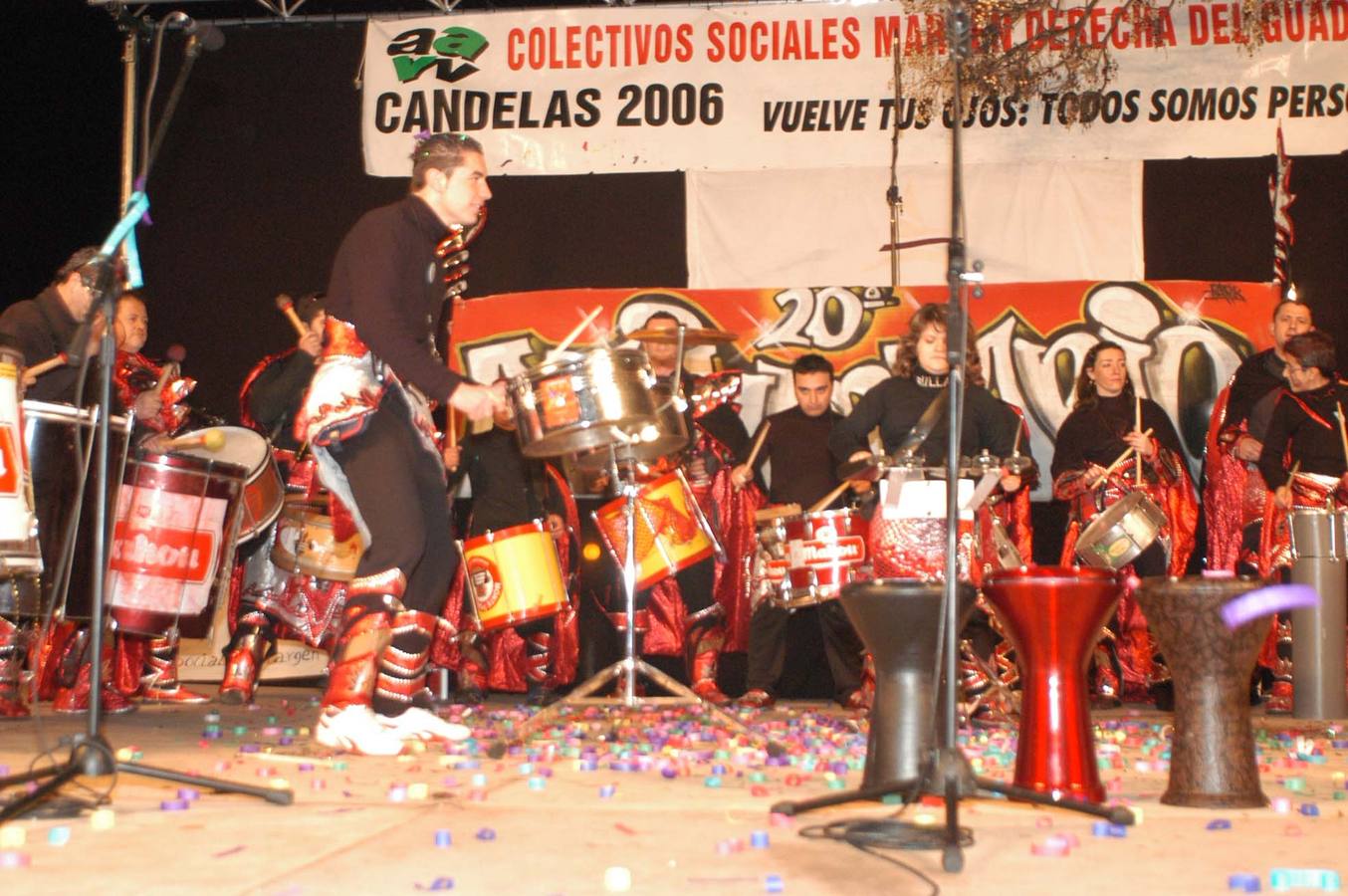 Grupo musical actuando en la noche de la Tamborada, 2006