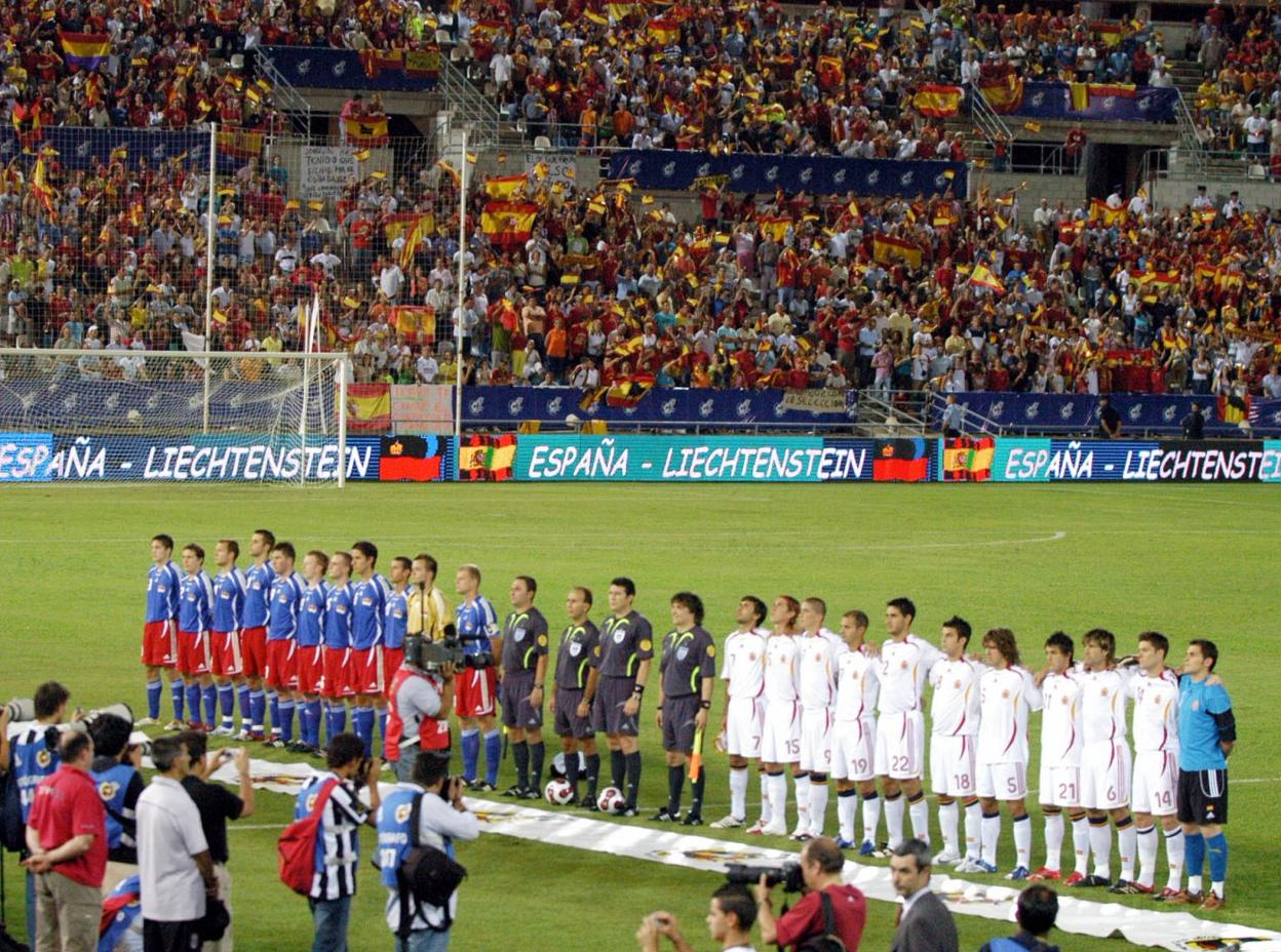 Las selecciones de España y Liechtenstein en el Nuevo Vivero en septiembre de 2006. 