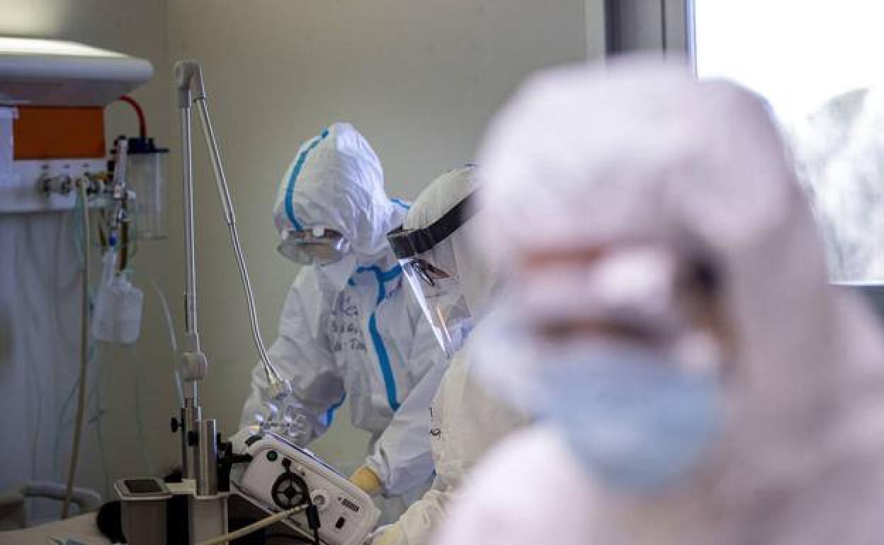 Ligero e insuficiente descenso de la incidencia acumulada