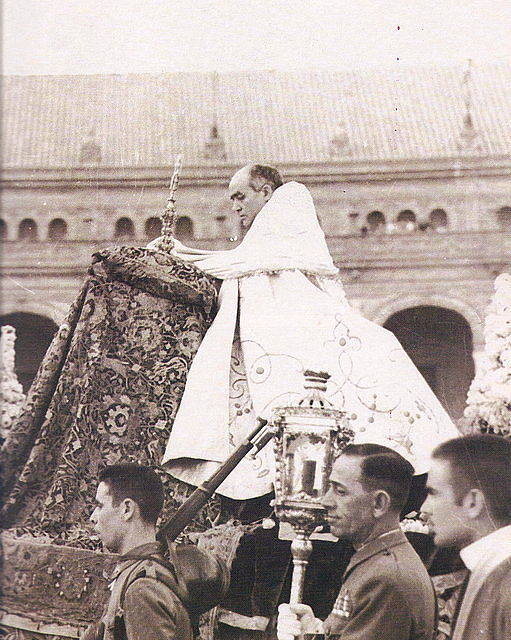 Fotos: Libros de Santiago Segura con su versión del golpe de Estado de hace 40 años.