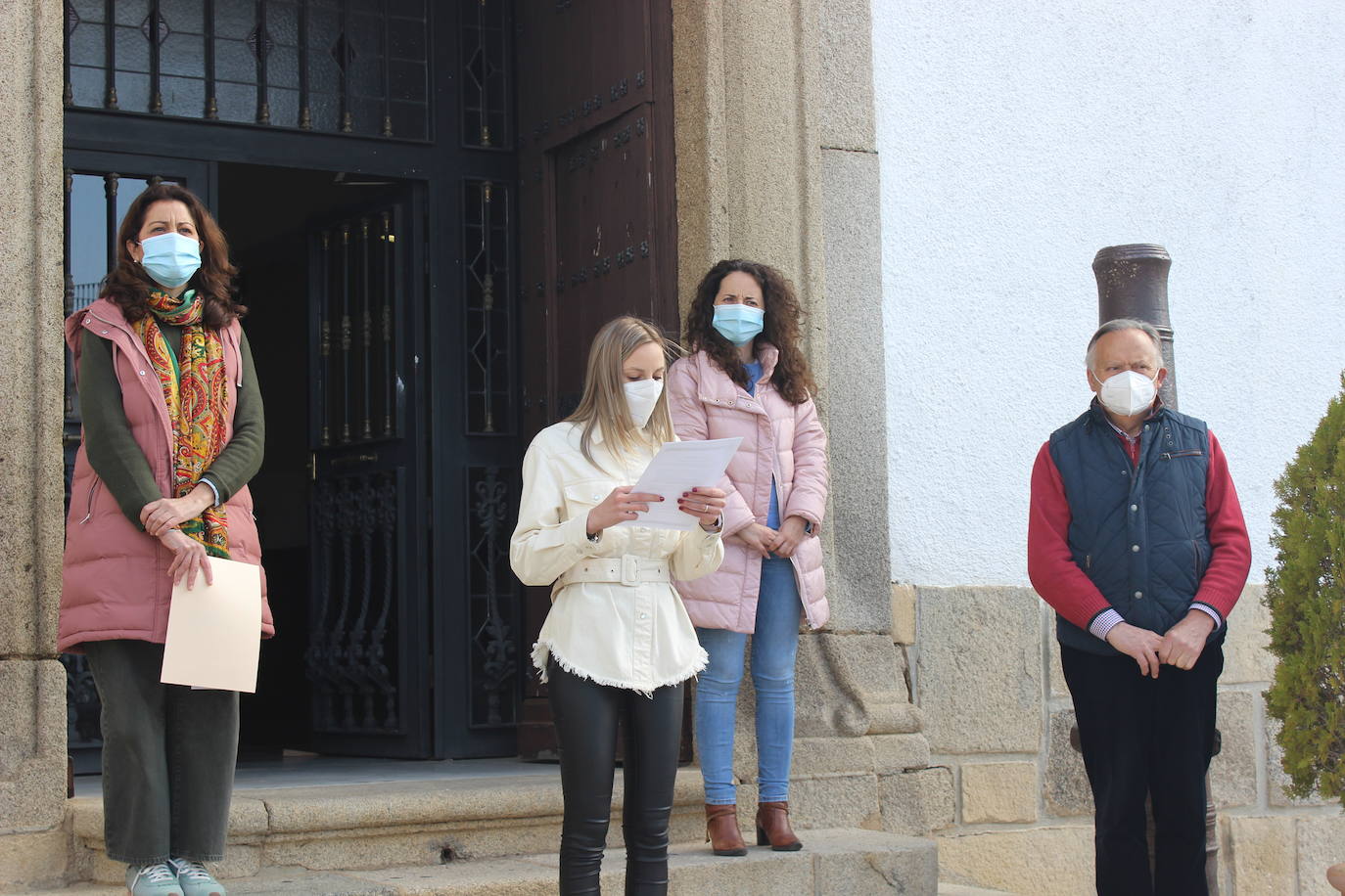 Acto intitucional por el 8M a las puertas del Ayuntamiento