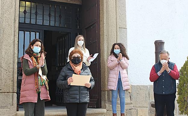 Entrega de diplomas a representantes de las Asociaciones de Mujeres