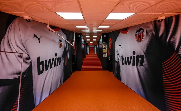 Túnel de vestuarios de Mestalla. 