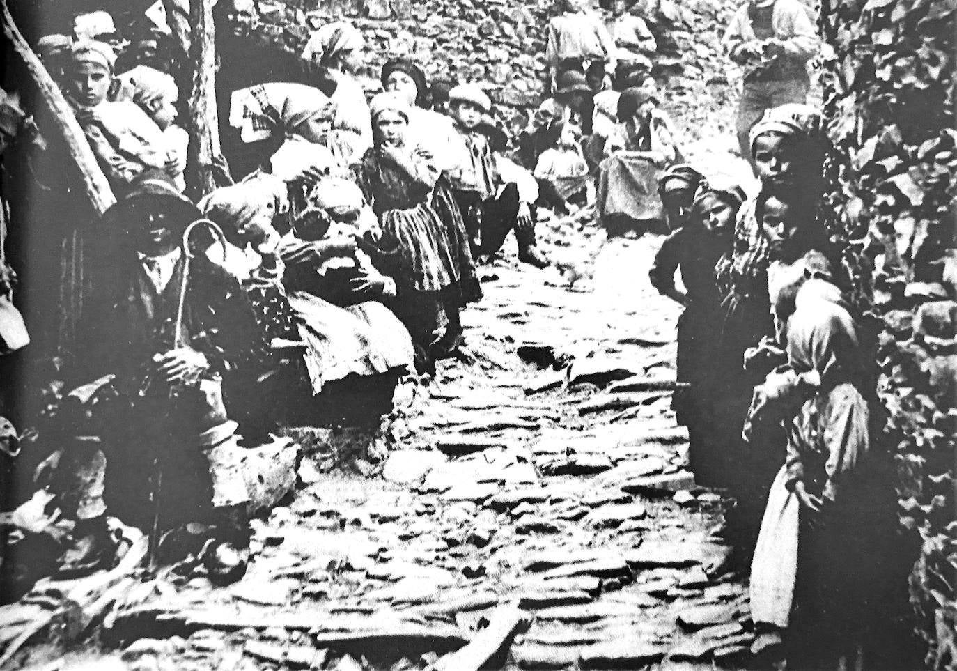 Fotos: Desde la Moto de Papel | El rey que posó desnudo en Extremadura