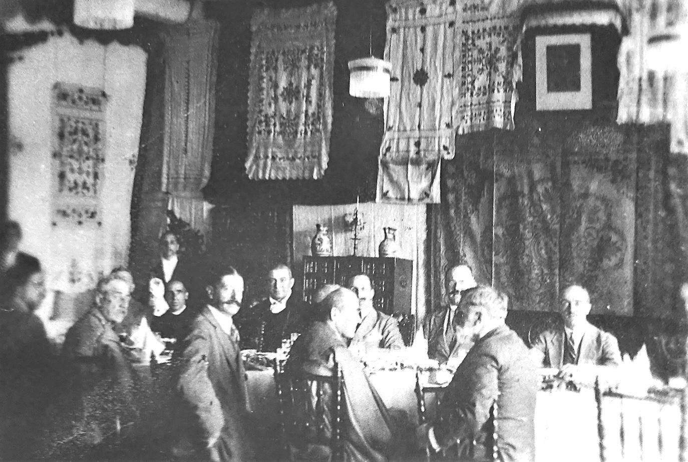 Fotos: Desde la Moto de Papel | El rey que posó desnudo en Extremadura