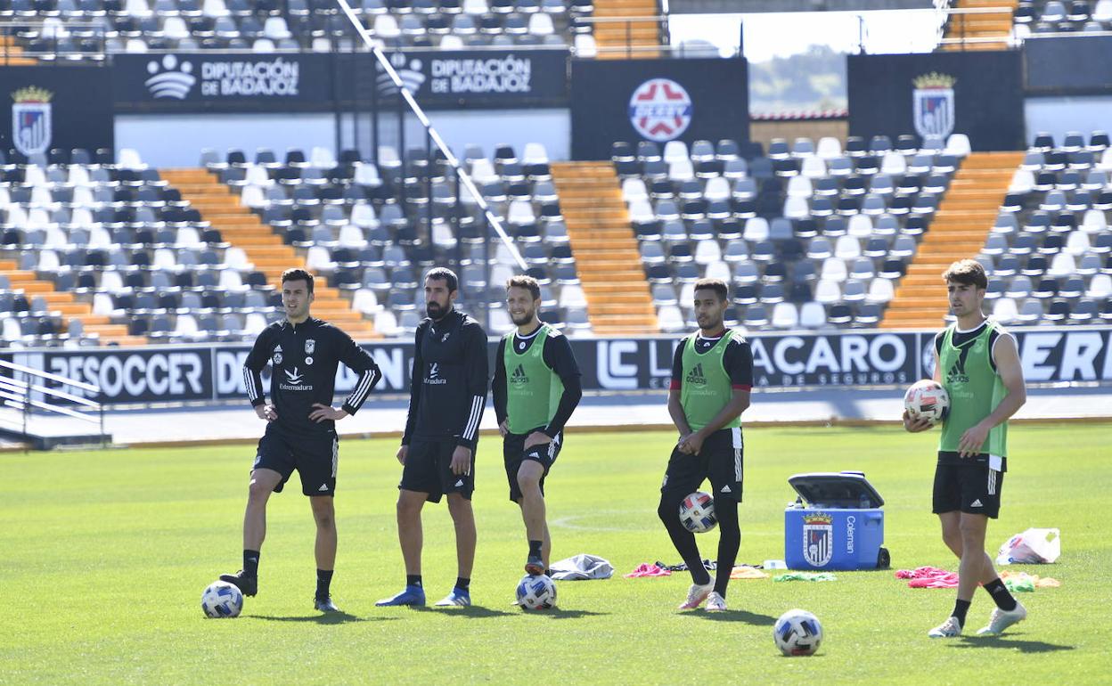 Sergio Chica, Sergi Maestre, Miguel Núñez, Otegui y David Concha en un entrenamiento de la semana pasada en el Nuevo Vivero. 