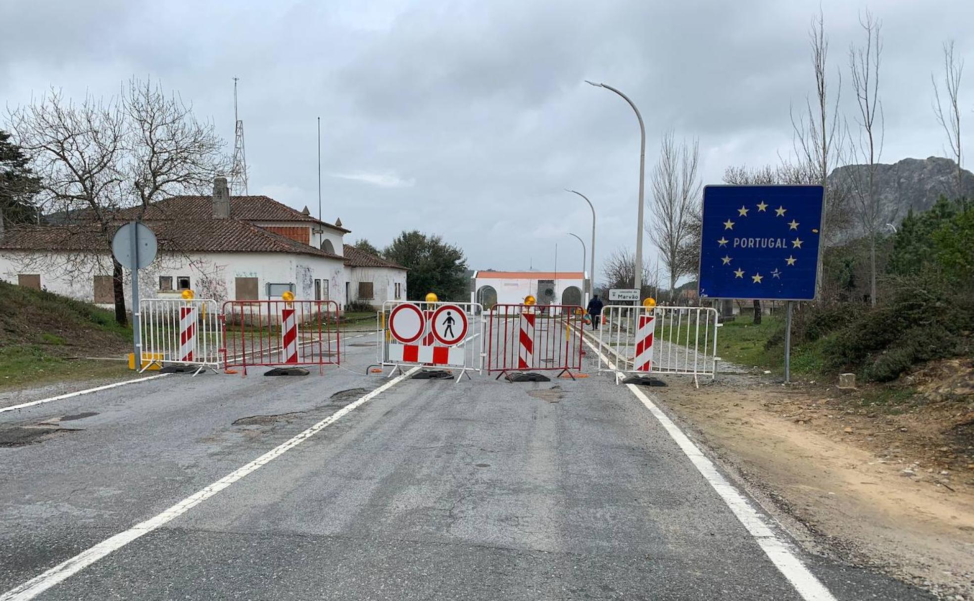 Frontera de Valencia de Alcántara/Marvão, que abre de lunes a viernes de 7 a 21 horas.