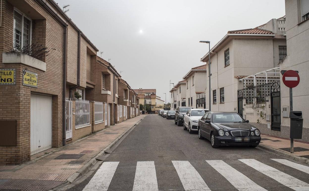 Los hechos ocurrieron en la calle Castillo de Almorchón, en la Urbanización Guadiana. 