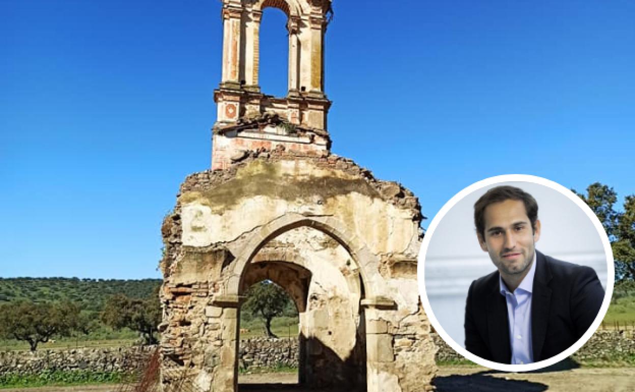 Esto es lo que se ha salvado de la ermita de Santa María de Brovales, en el término de Jerez. En el destacado, Ignacio Bernaldo de Quirós. 