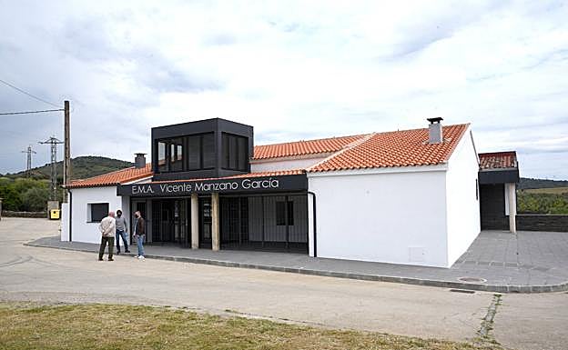 Entrada principal al EMA 'Vicente Manzano' 