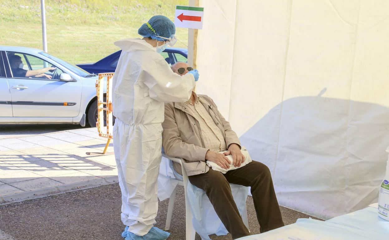 Covid en Extremadura: La región se mantiene por debajo del centenar de contagios en una jornada con dos muertos