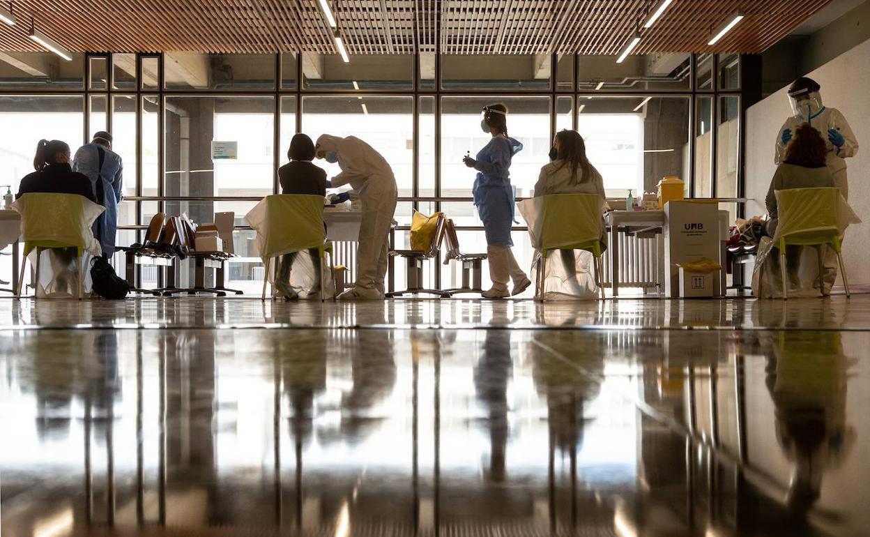 Covid en Extremadura: Los contagios diarios repuntan a 121 y se declaran nueve brotes, tres en Almendralejo