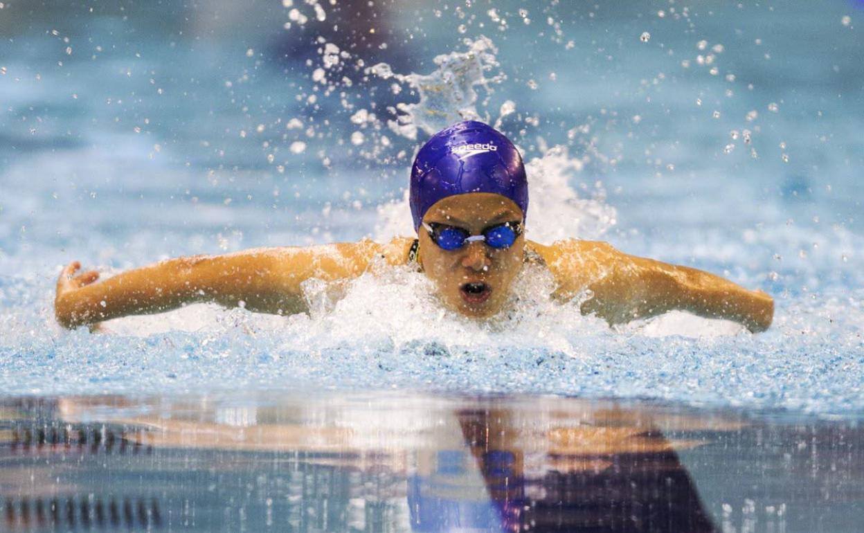 Isabel Yinghua Hernández en los 100 mariposa de los Juegos de Río. 