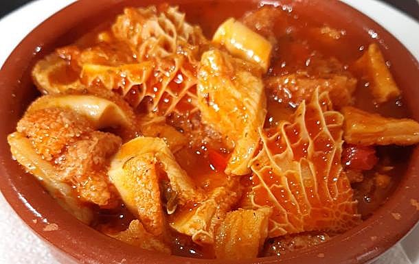 Imagen principal - Hora 25: «Benditos bares de barrio»