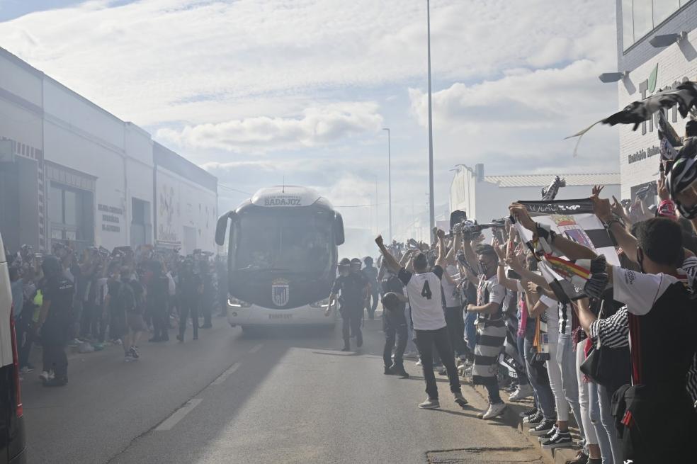 A morir en el césped por una afición así