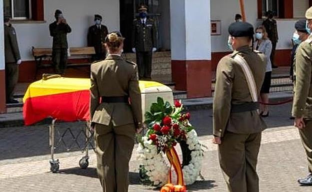 Honras fúnebres a la militar Débora Grau