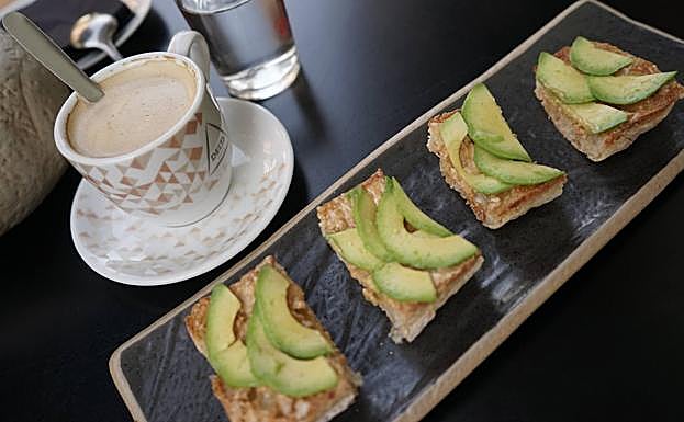 El Jardín de Auri mezcla este fruto con crema de cacachuete casera.