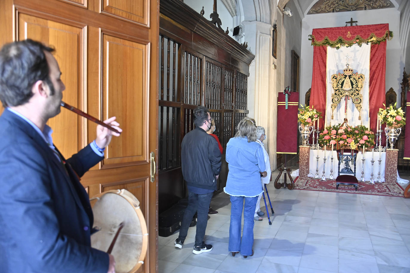 El simpecado de la Virgen del Rocío.