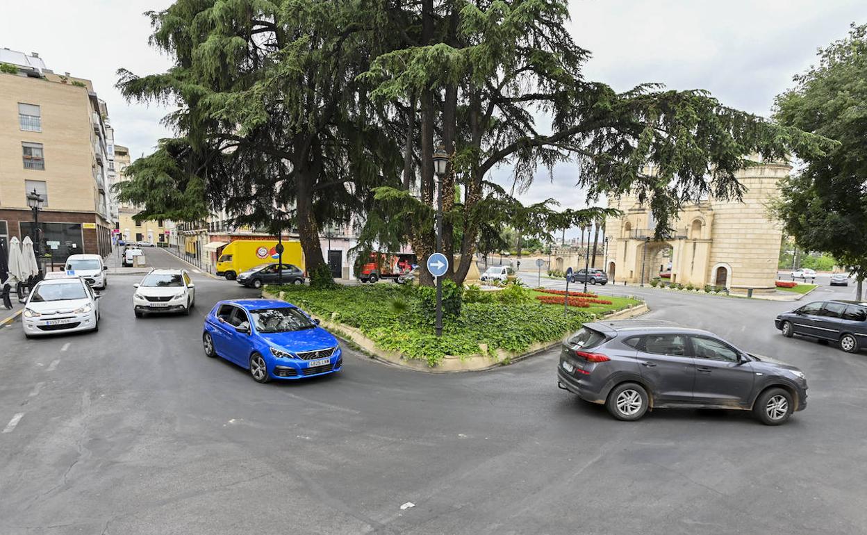 Vista general de la plaza de los Reyes Católicos, más conocida como Puerta de Palmas. 