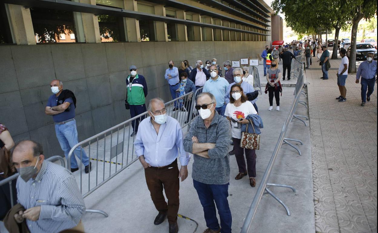 Jornada de vacunación en el Palacio de Congresos de Cáceres.