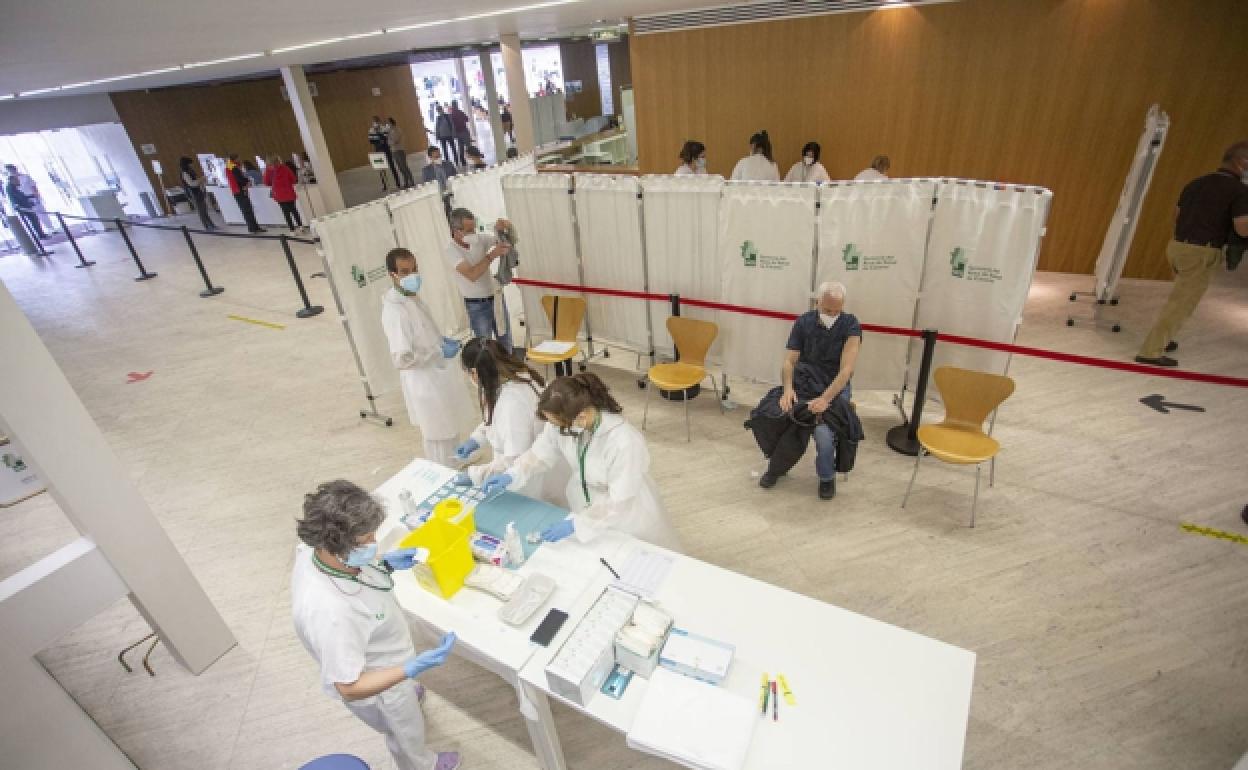 Jornada de vacunación en el Palacio de Congresos de Cáceres. 