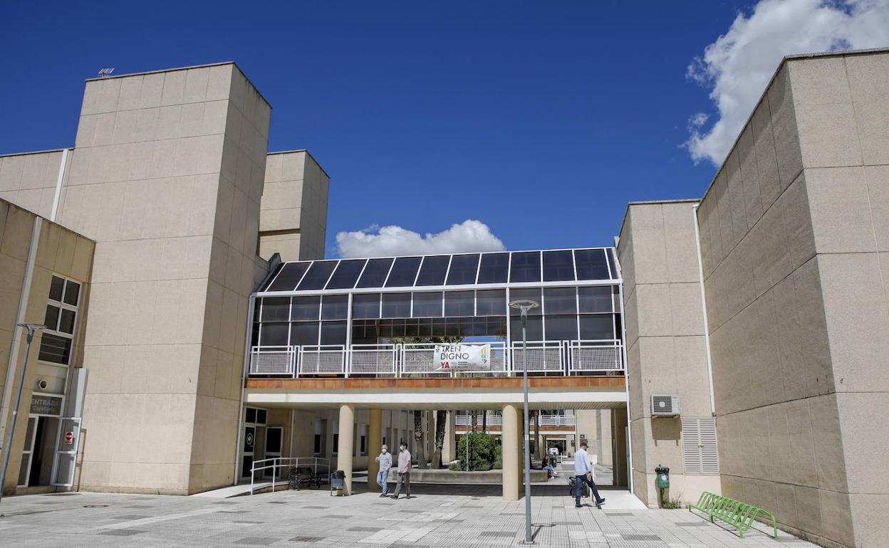 Escuela Politécnica de la UEx en Cáceres, a la que pertenece el área de Teledetección, la número 23 a escala mundial según el Ranking Shangái. 