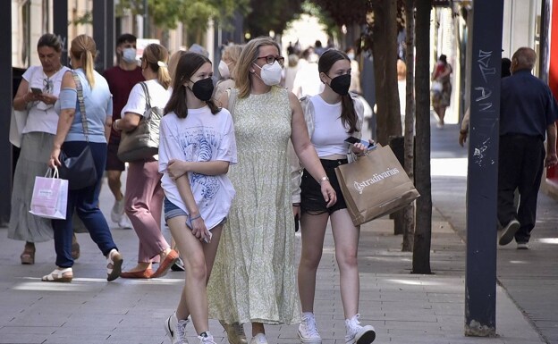 La incidencia por covid entre los más jóvenes se dispara a riesgo extremo