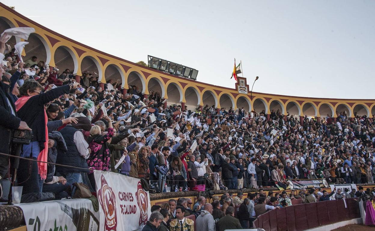 Los tendidos de la plaza de toros de Olivenza, en marzo de 2019. 