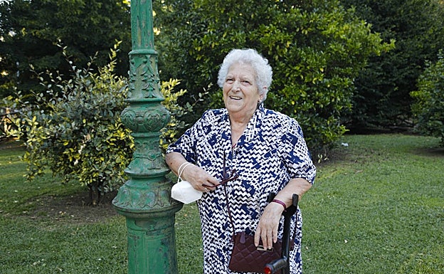 Lali Solís en el parque del Príncipe. 