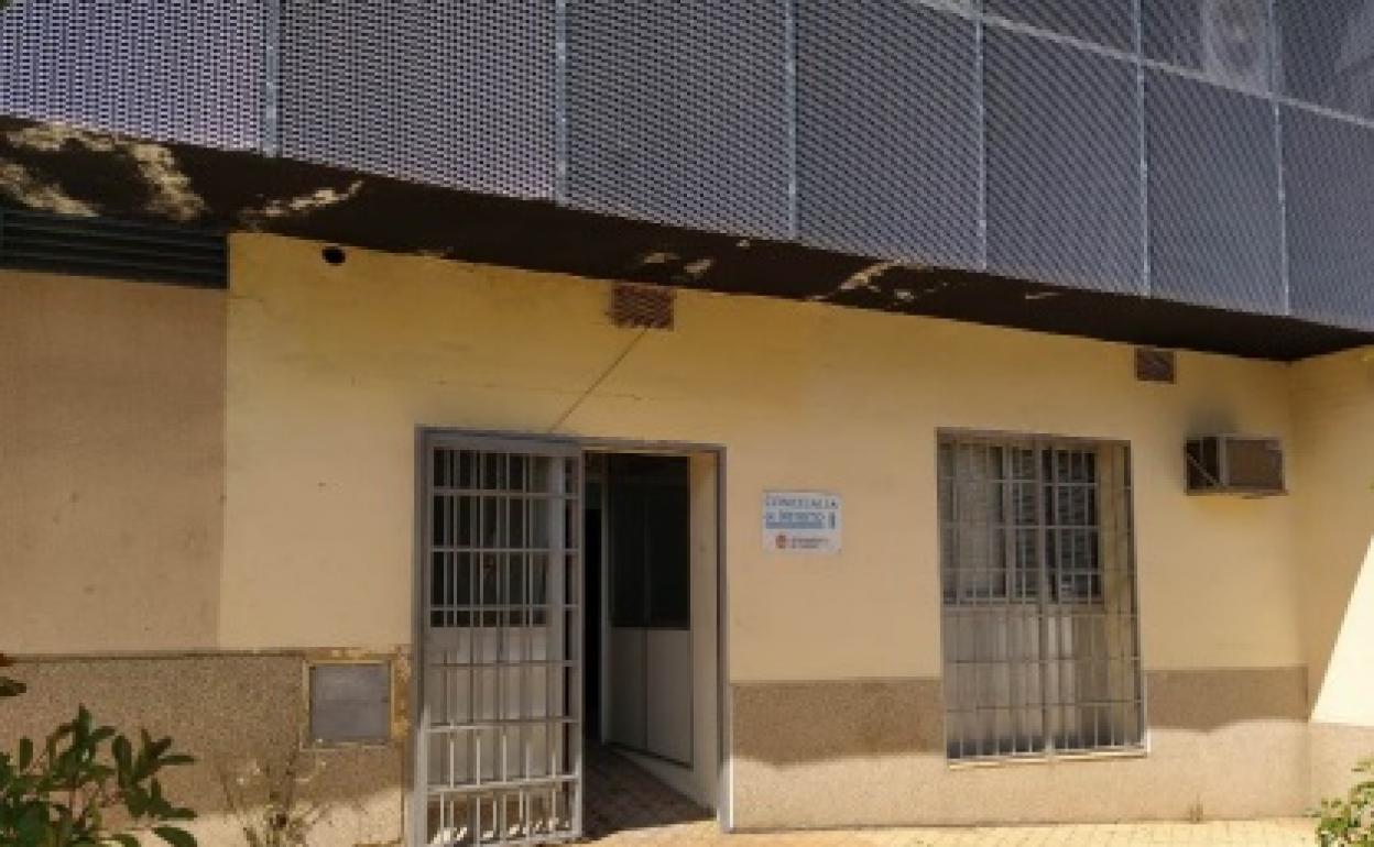 Inmueble en el que se ubicará la nueva sede de la Policía Local en la barriada. 